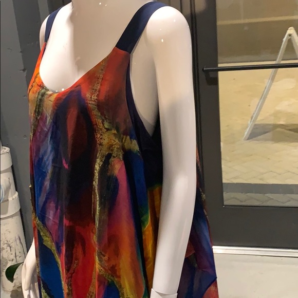 Maxi - Picture 3 of 9